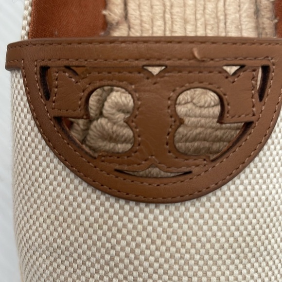 Tory Burch Cream and Brown loafers - Picture 4 of 15